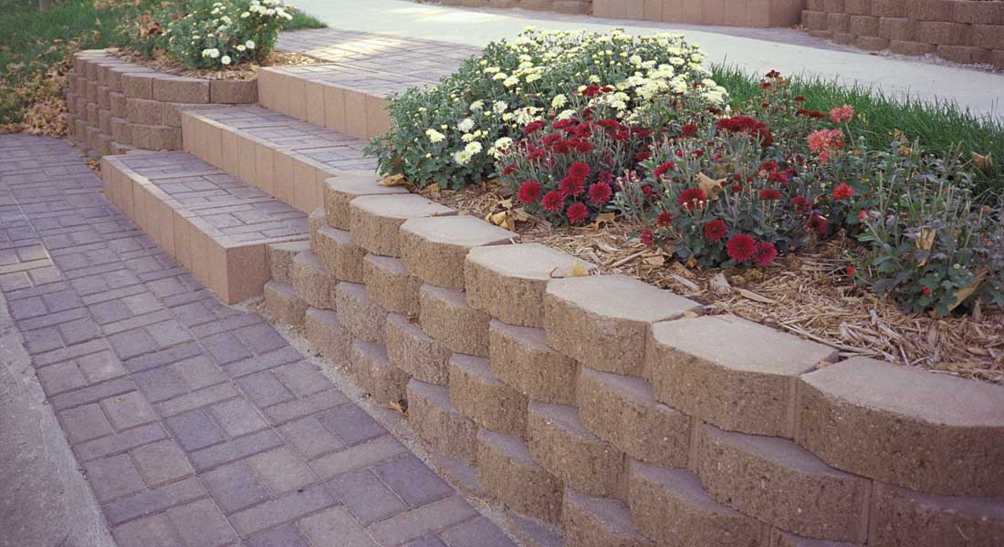 interlocking retaining wall blocks
